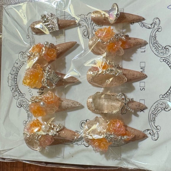 Press on Nails Set With Roses, Pearls, & Glitter Accents, 10 pc Beige - Picture 1 of 1